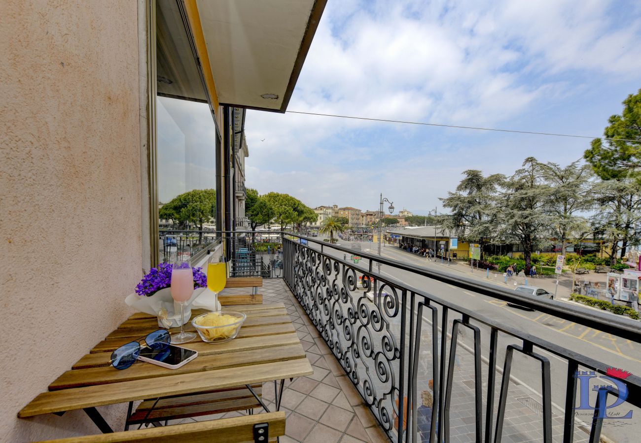 Apartment in Desenzano del Garda - Desenzanoloft Il Gigante del Lago 