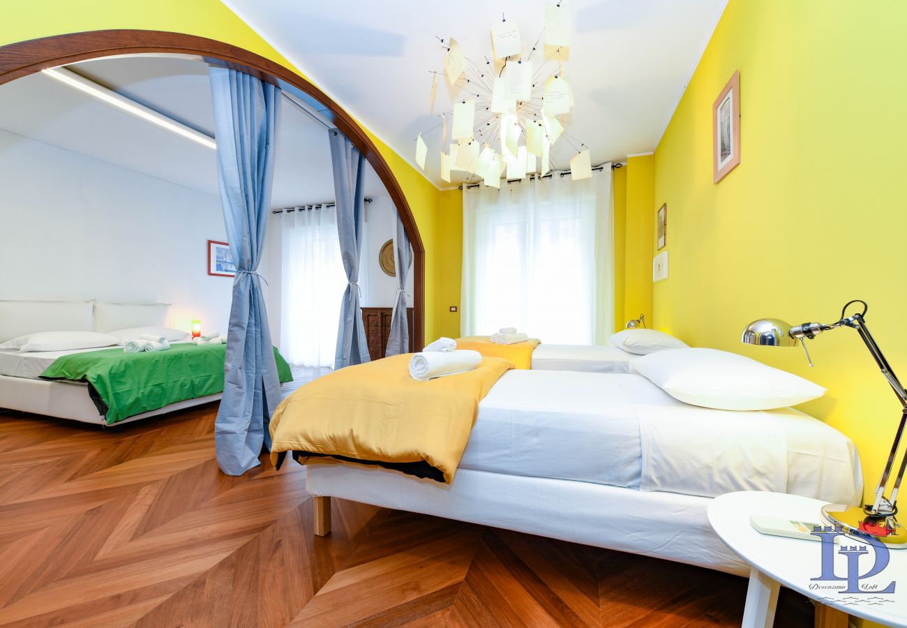 Apartment in Desenzano del Garda - Desenzanoloft Il Gigante del Lago 