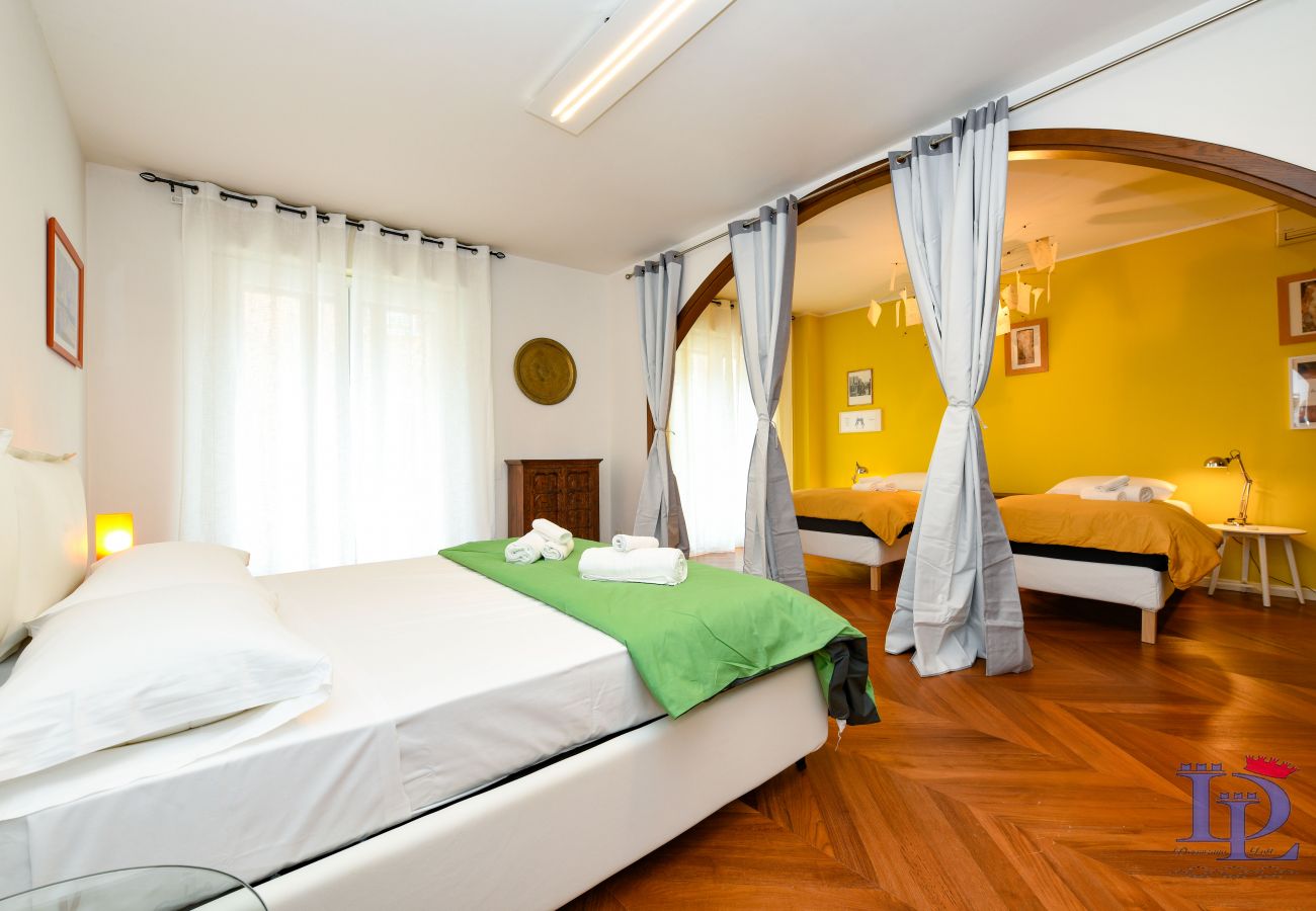 Apartment in Desenzano del Garda - Desenzanoloft Il Gigante del Lago 