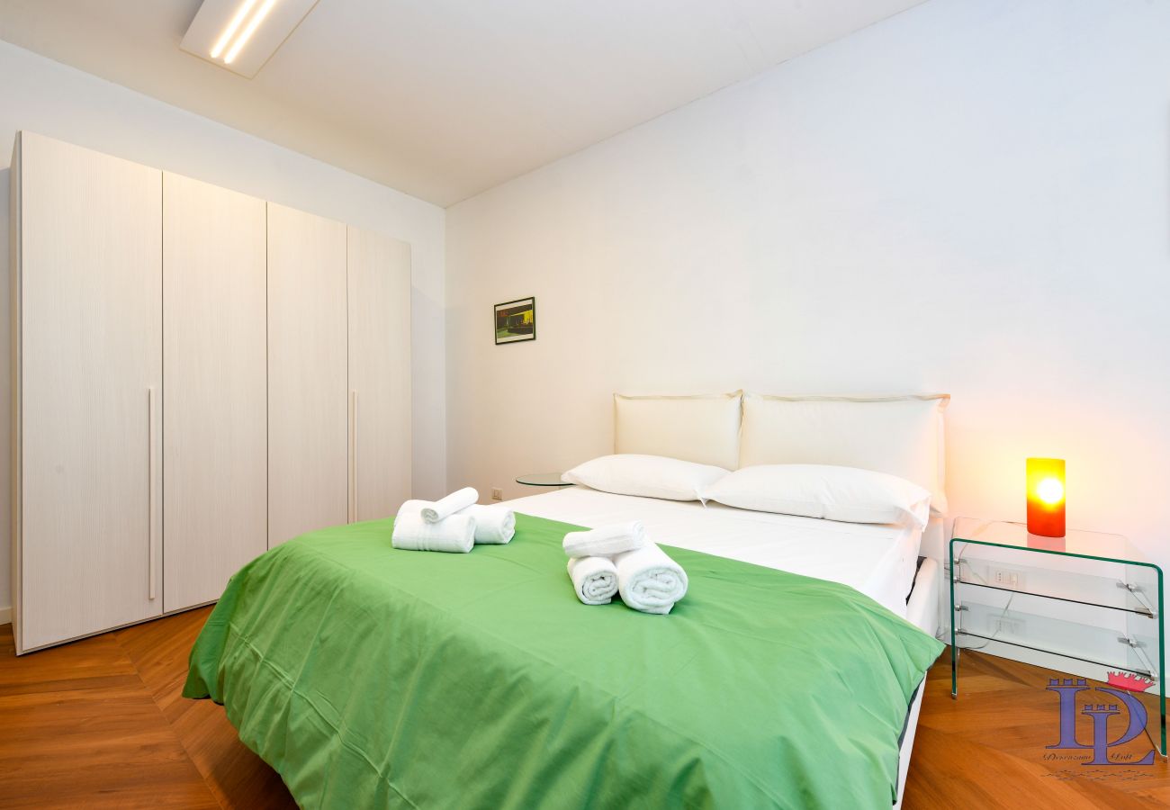 Apartment in Desenzano del Garda - Desenzanoloft Il Gigante del Lago 