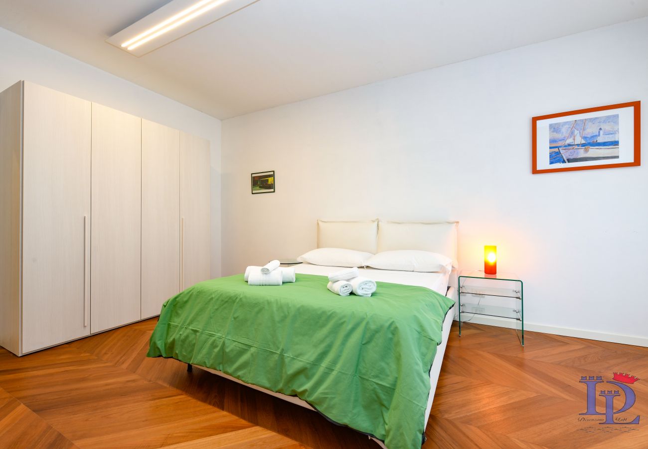 Apartment in Desenzano del Garda - Desenzanoloft Il Gigante del Lago 