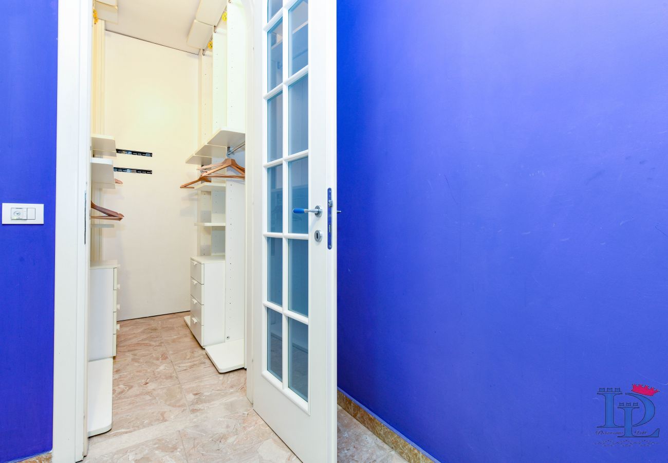 Apartment in Desenzano del Garda - Desenzanoloft Il Gigante del Lago 