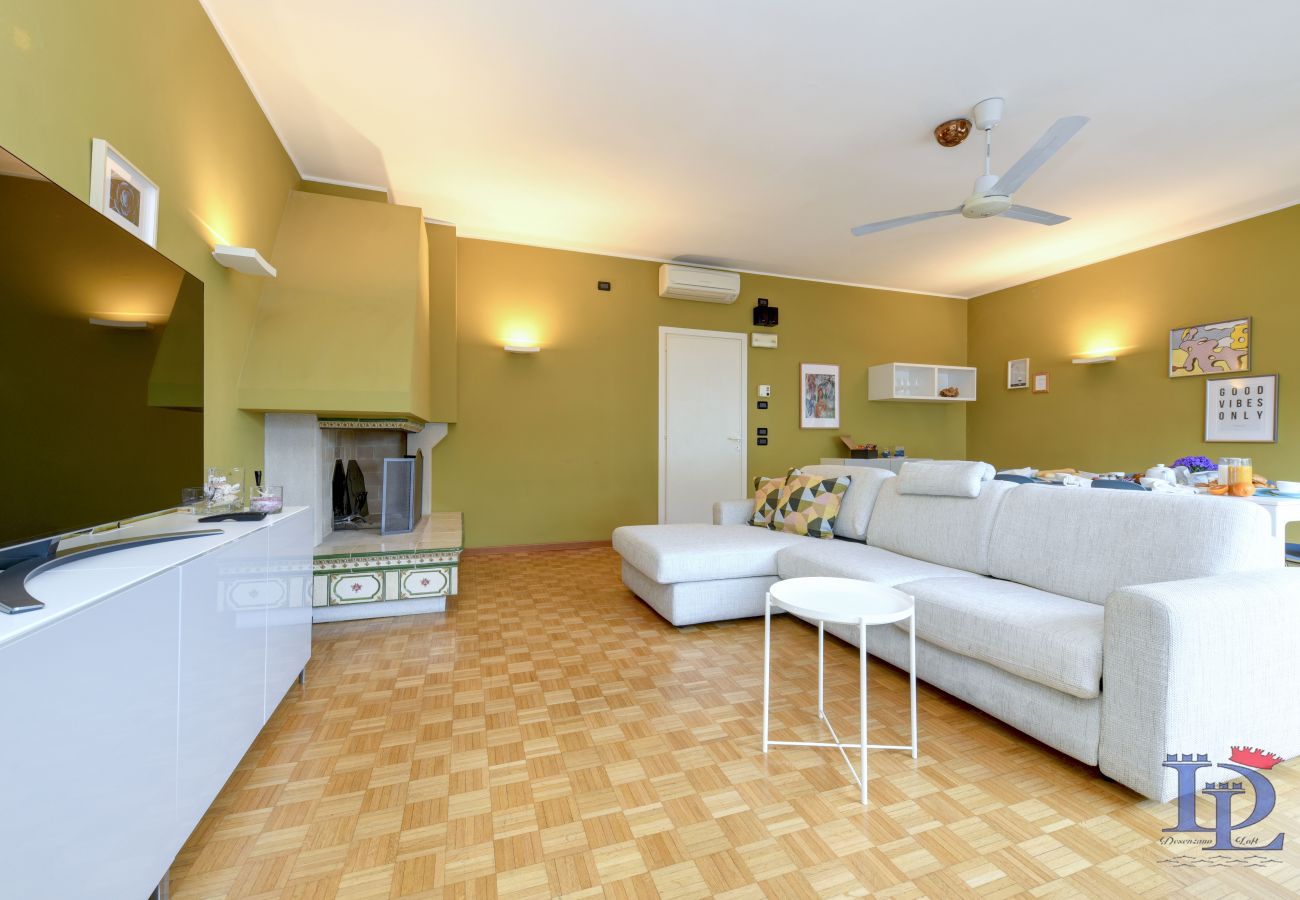 Apartment in Desenzano del Garda - Desenzanoloft Il Gigante del Lago 