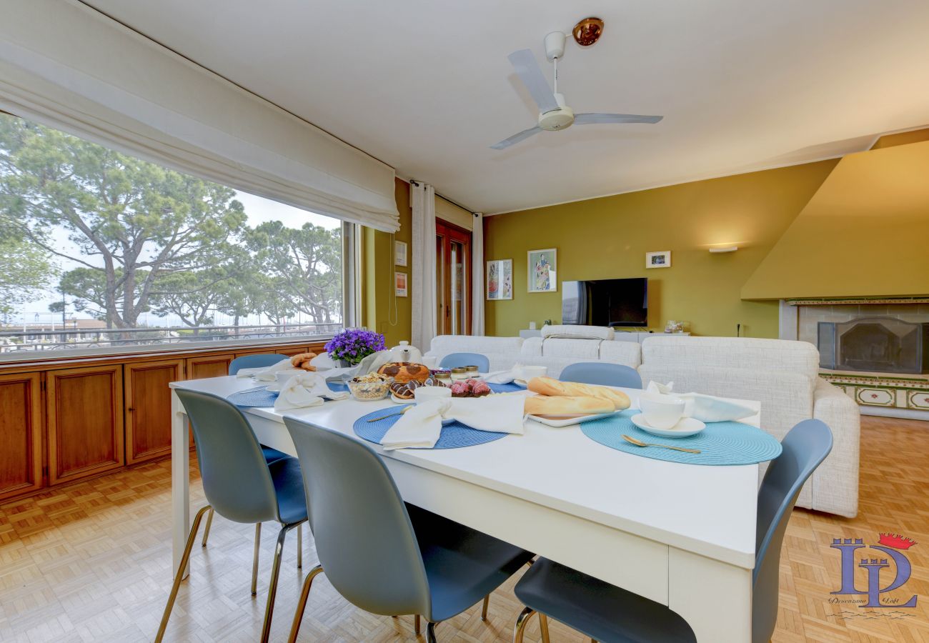 Apartment in Desenzano del Garda - Desenzanoloft Il Gigante del Lago 