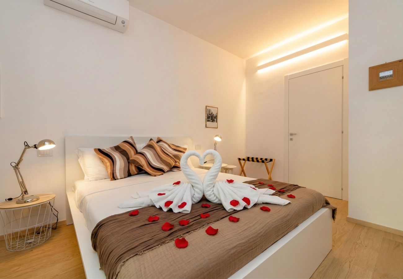 Apartment in Desenzano del Garda - DesenzanoLoft - The Lake Giant