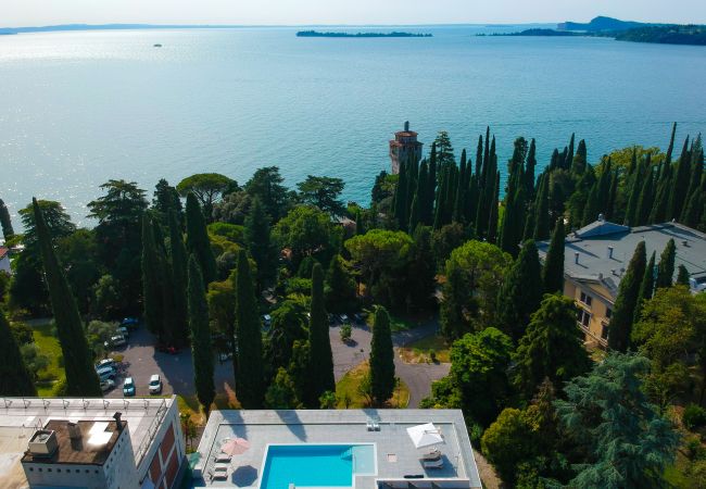 Apartment in Gardone Riviera - Apartment Diamante with lake view and pool