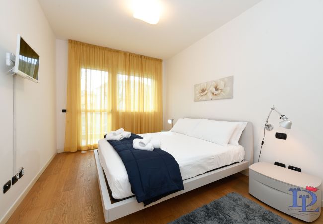 Apartment in Desenzano del Garda - Desenzanoloft Rosa dei Venti (CIR-017067-CNI-00902)
