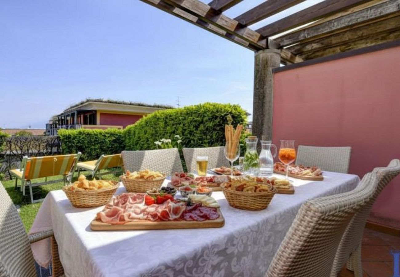 Apartment in Desenzano del Garda - DesenzanoLoft CO2 – In residence with 5 pools