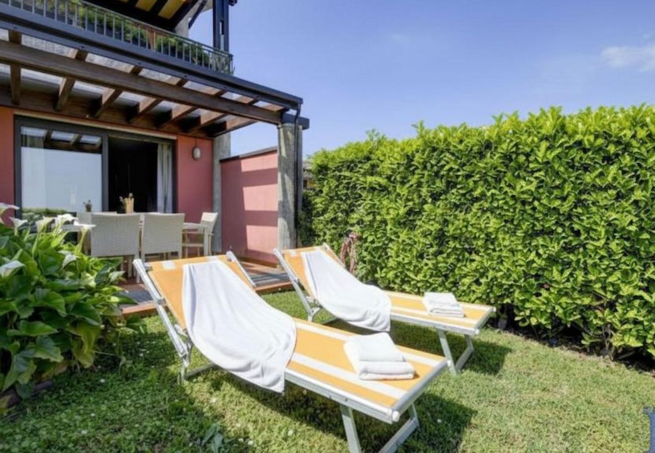 Apartment in Desenzano del Garda - DesenzanoLoft CO2 – In residence with 5 pools