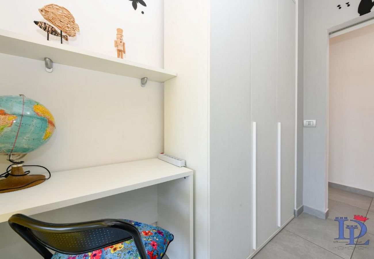 Apartment in Peschiera del Garda - Desenzanoloft Lighthouse Apartment