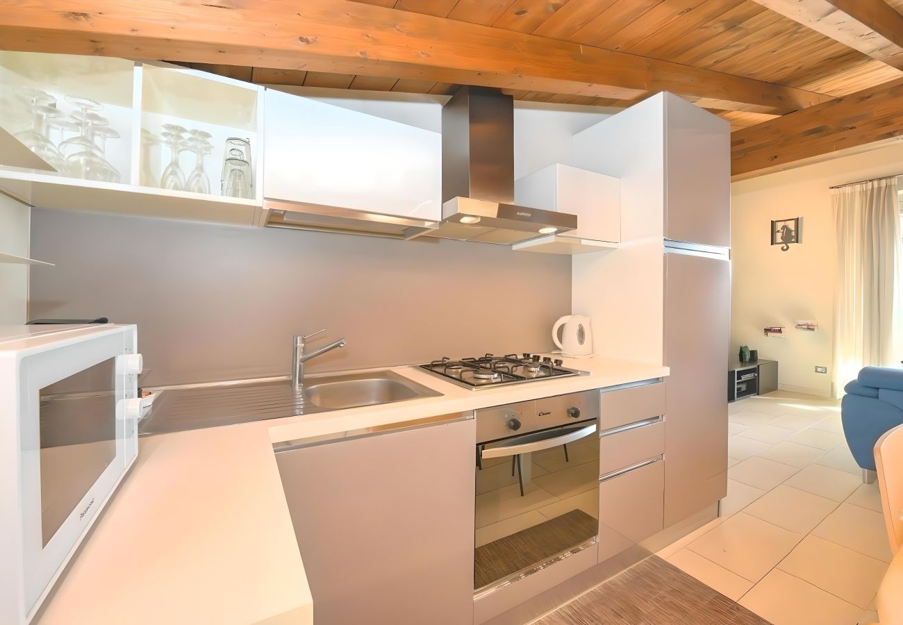 Apartment in Desenzano del Garda - Desenzanoloft Surfing on the Lake 