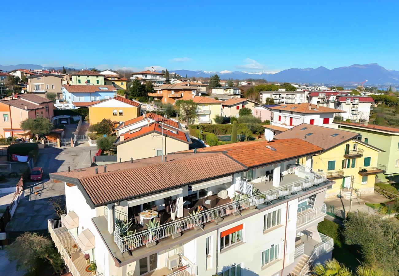 Apartment in Desenzano del Garda - Desenzanoloft Surfing on the Lake 