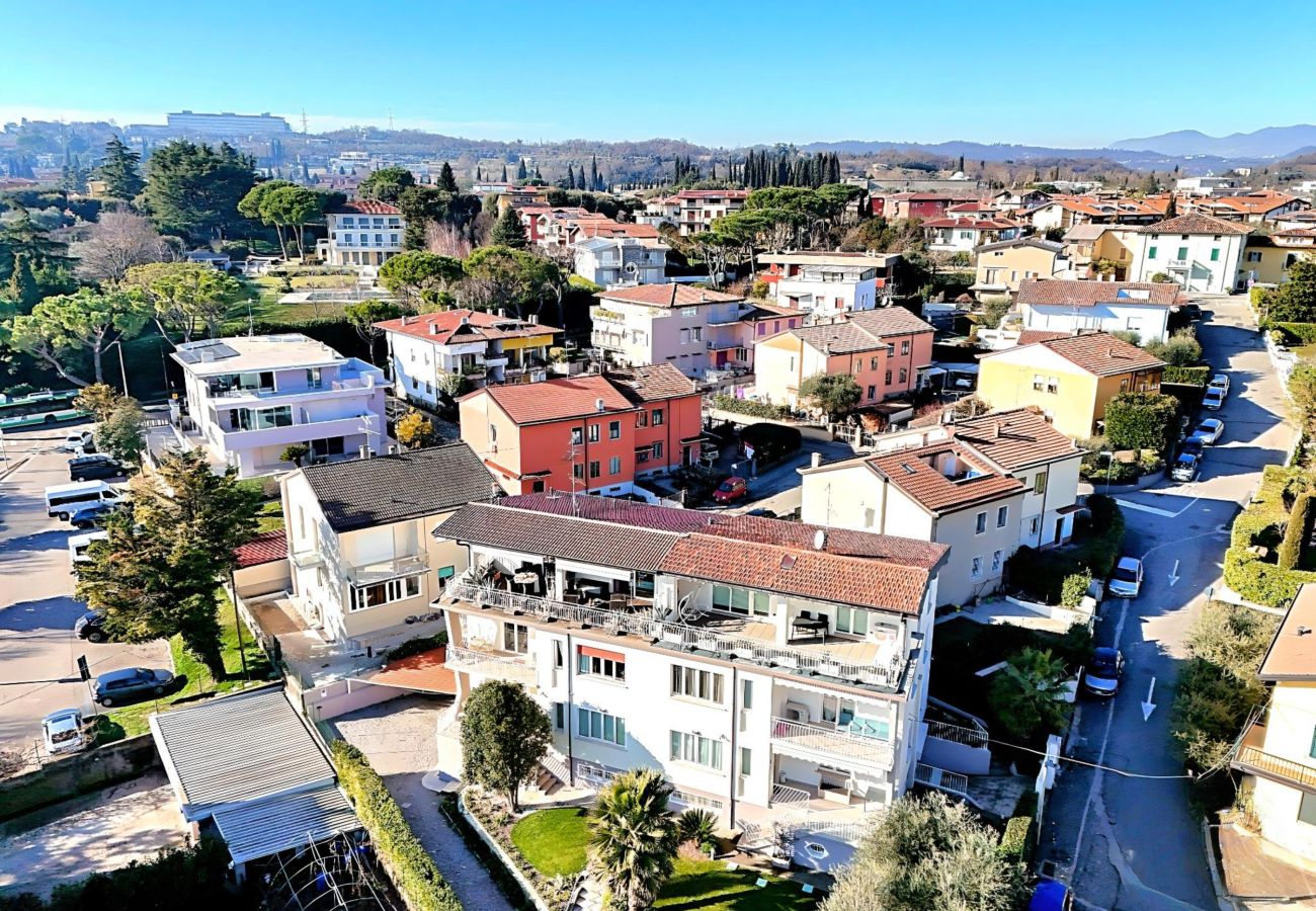Apartment in Desenzano del Garda - Desenzanoloft Surfing on the Lake 