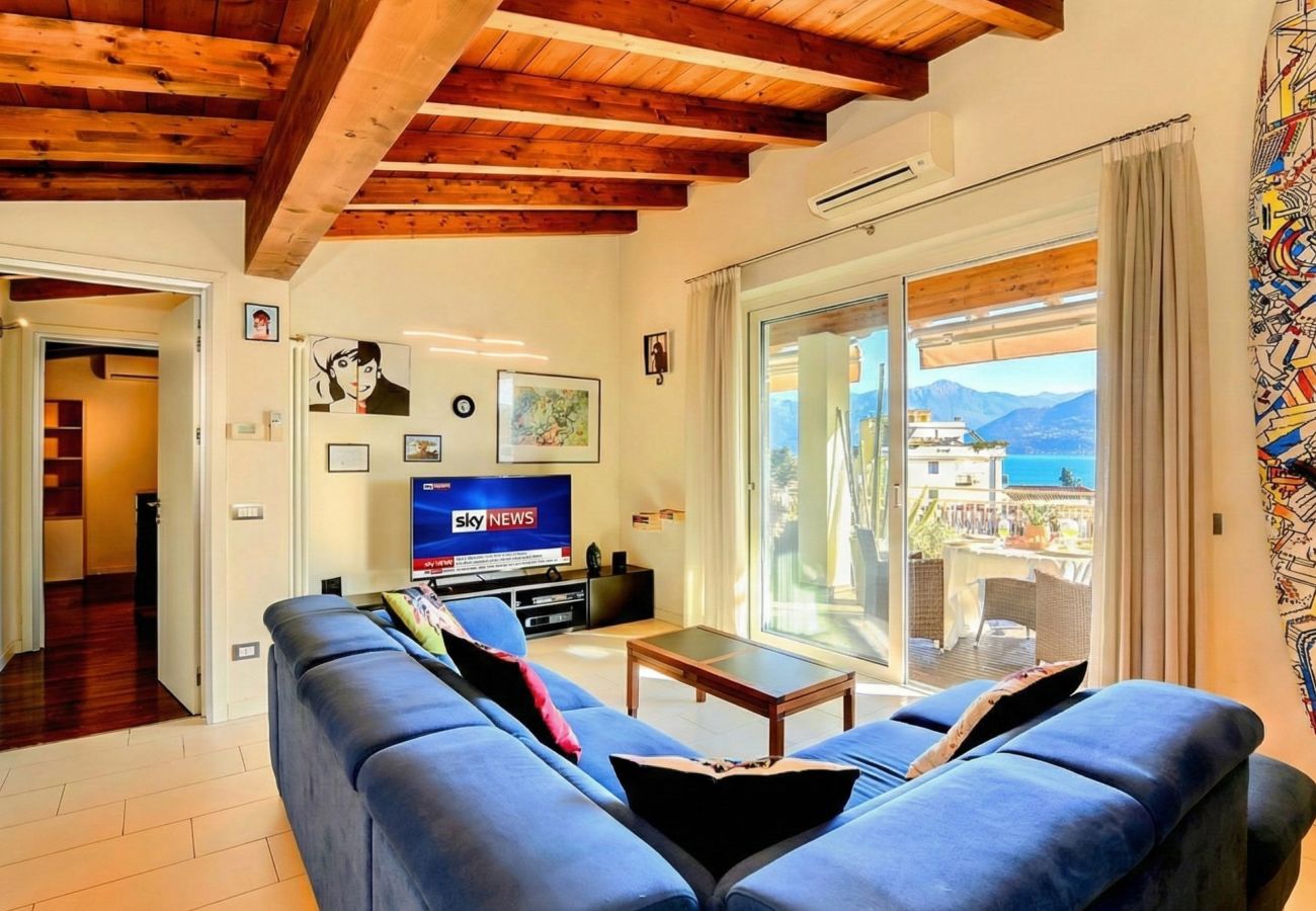 Apartment in Desenzano del Garda - Desenzanoloft Surfing on the Lake 