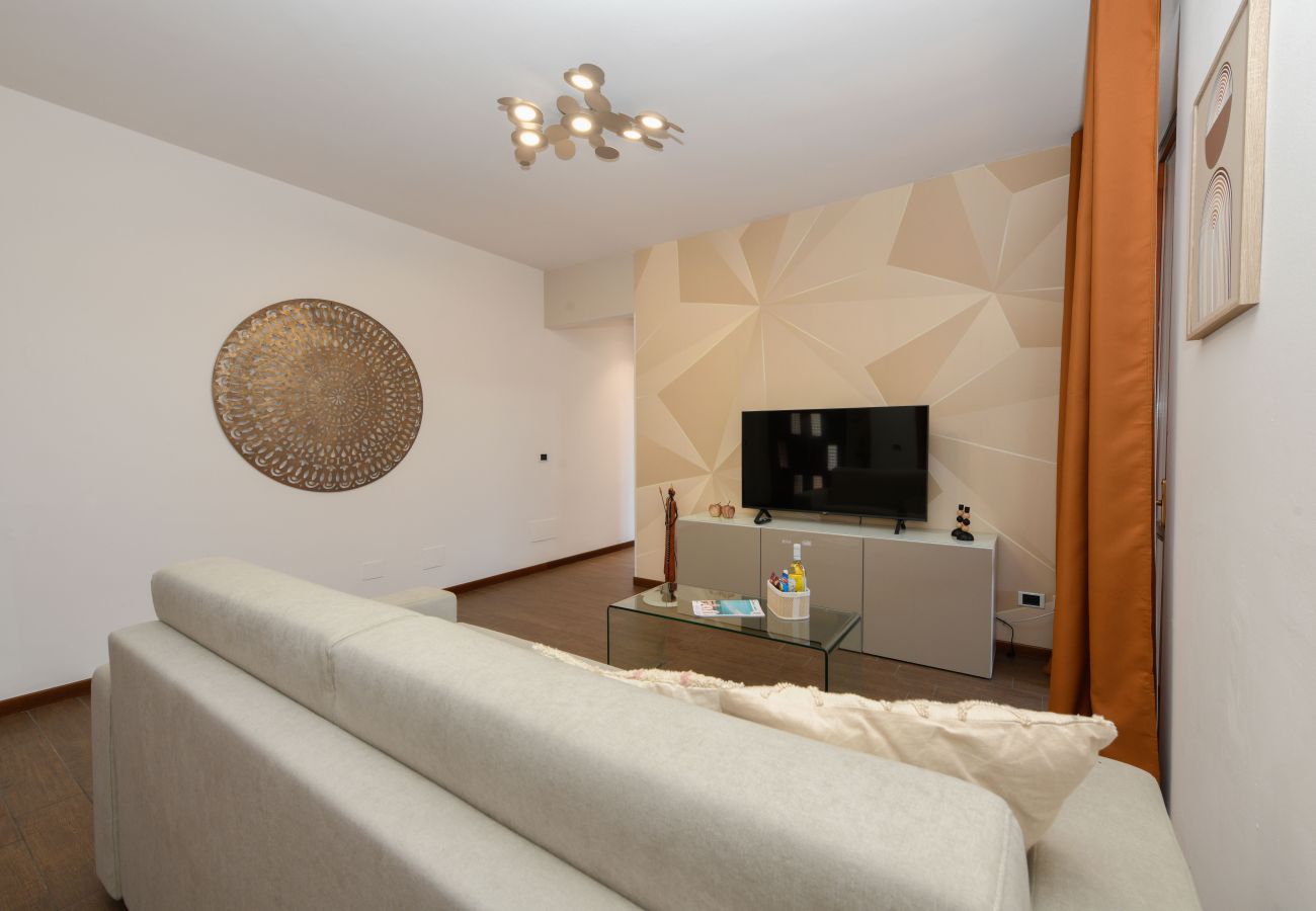 Apartment in Peschiera del Garda - Desenzanoloft Fantasia