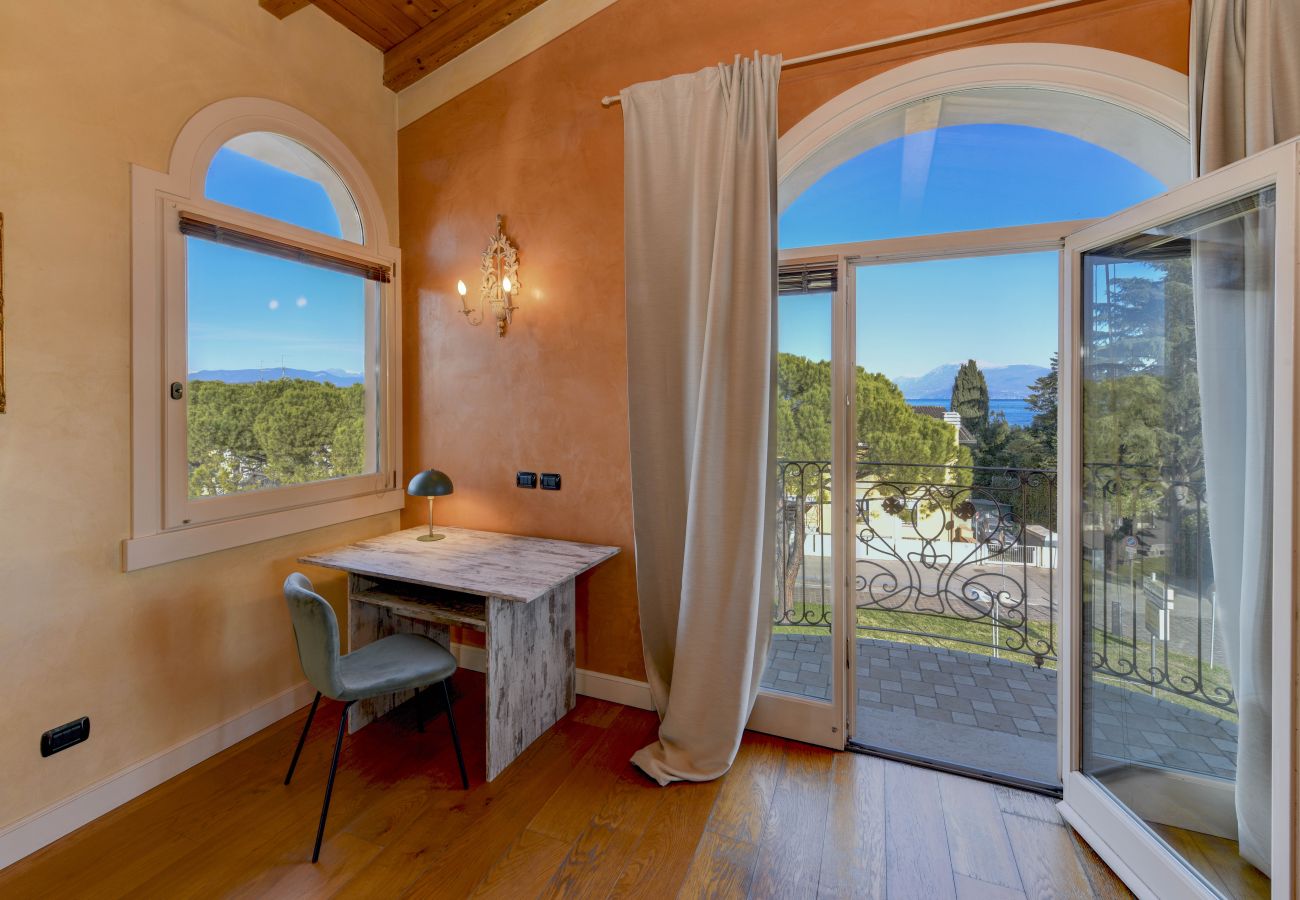 Villa in Desenzano del Garda - Desenzanoloft Villa Bugatti Detached villa, private pool