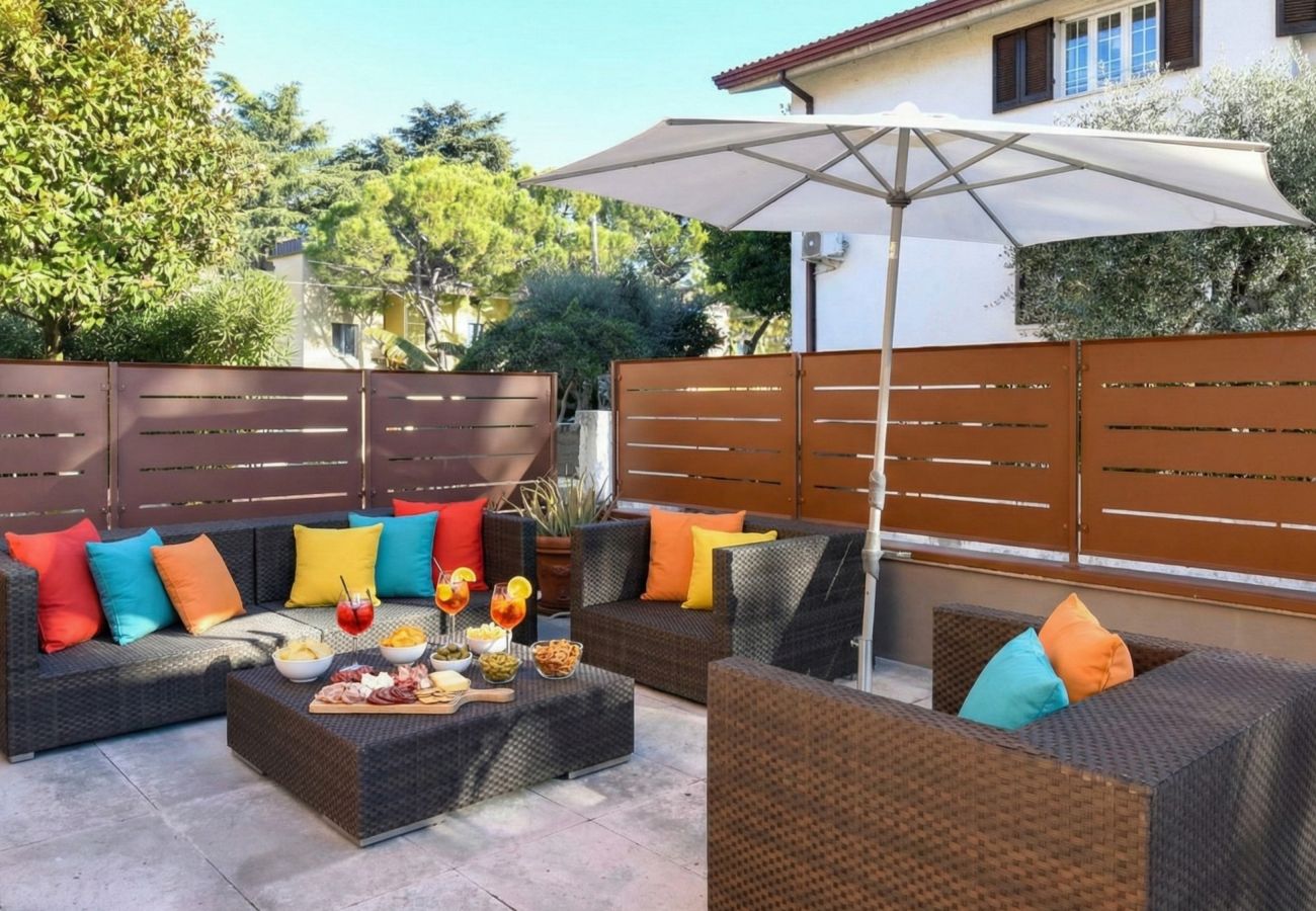 Villa in Desenzano del Garda - Desenzanoloft Villa Bugatti Detached villa, private pool