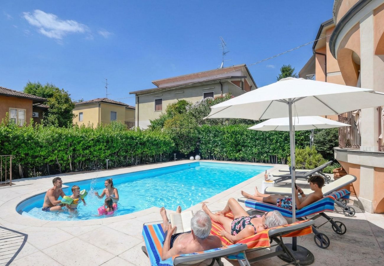 Villa in Desenzano del Garda - Desenzanoloft Villa Bugatti Detached villa, private pool