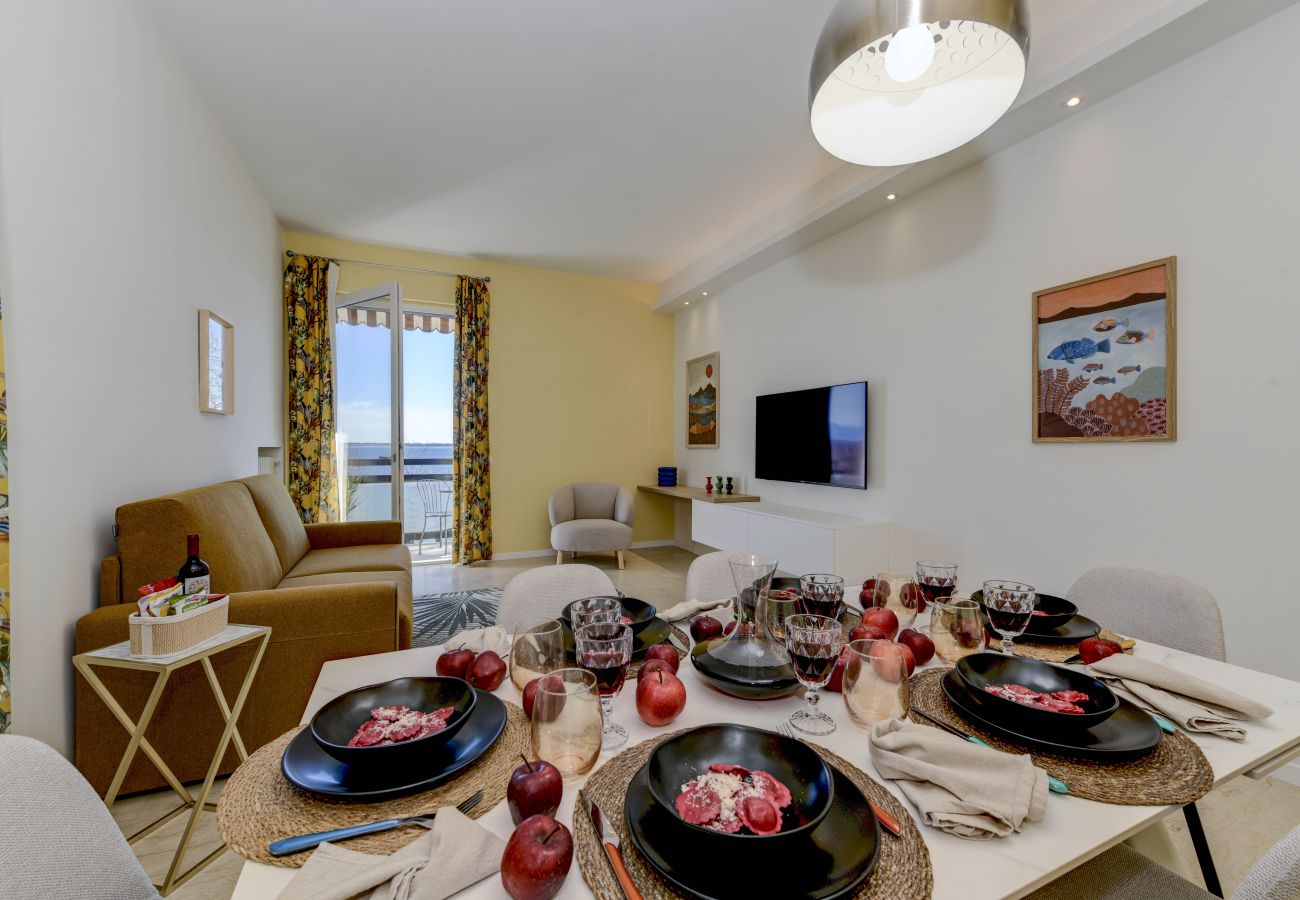 Apartment in Desenzano del Garda - Desenzanoloft Garda Golden Sunrise
