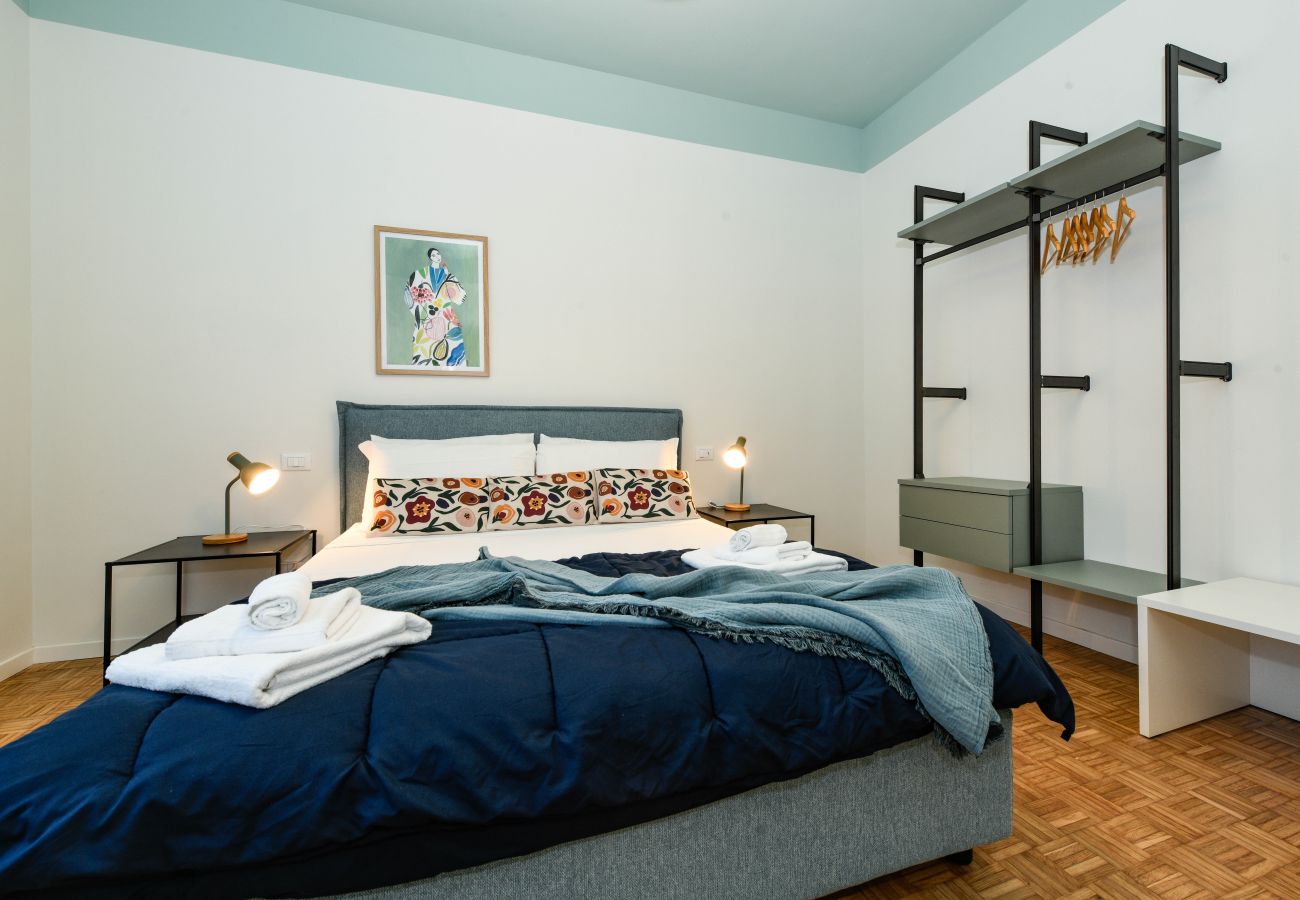 Apartment in Desenzano del Garda - Desenzanoloft Garda Golden Sunrise