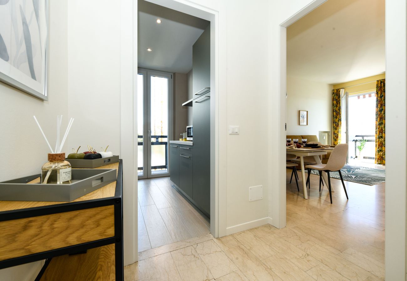 Apartment in Desenzano del Garda - Desenzanoloft Garda Golden Sunrise