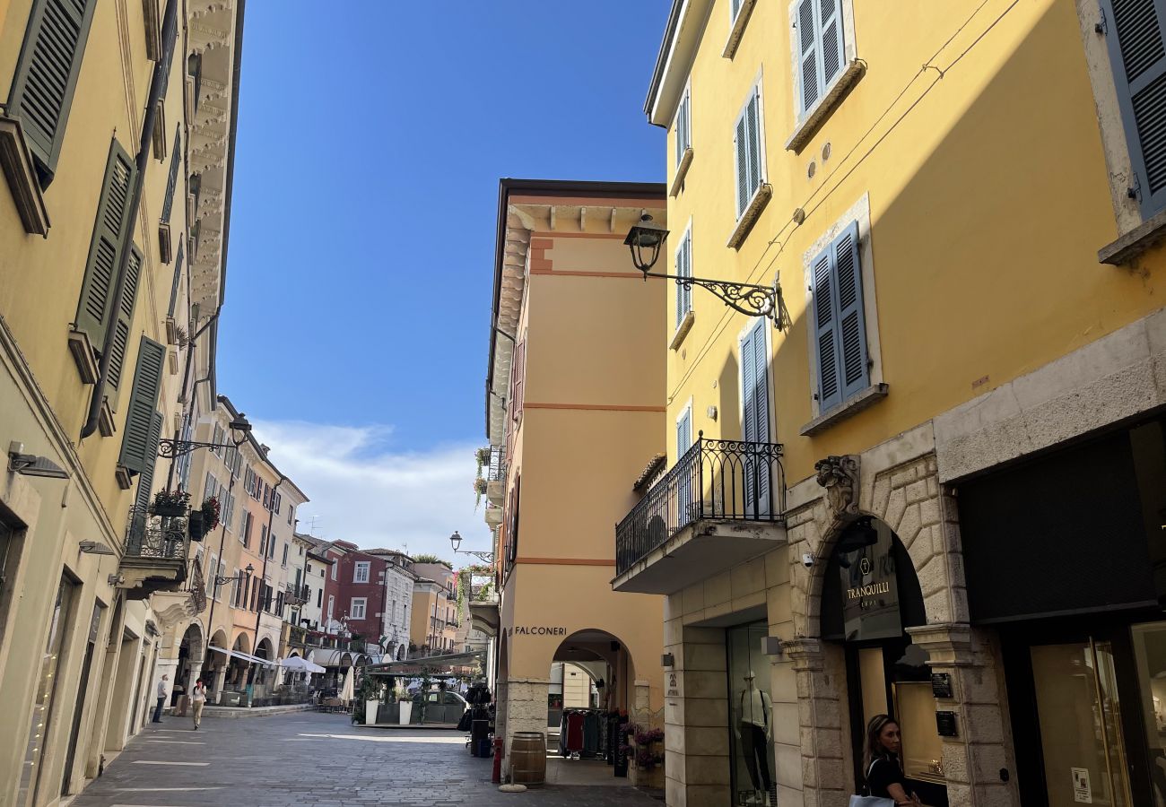 Apartament w Desenzano del Garda - DesenzanoLoft Le Petit Bijou – Odnowa 2025 – Centrum