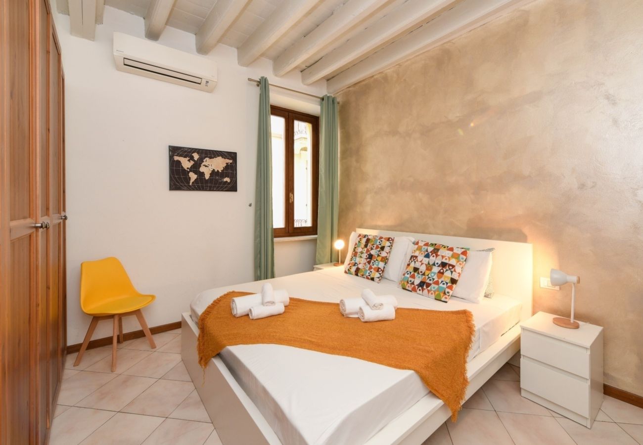 Apartament w Desenzano del Garda - DesenzanoLoft Le Petit Bijou – Odnowa 2025 – Centrum