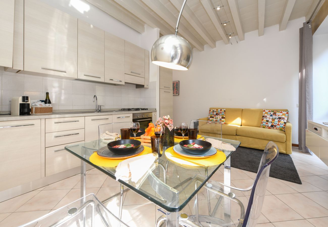 Apartament w Desenzano del Garda - DesenzanoLoft Le Petit Bijou – Odnowa 2025 – Centrum