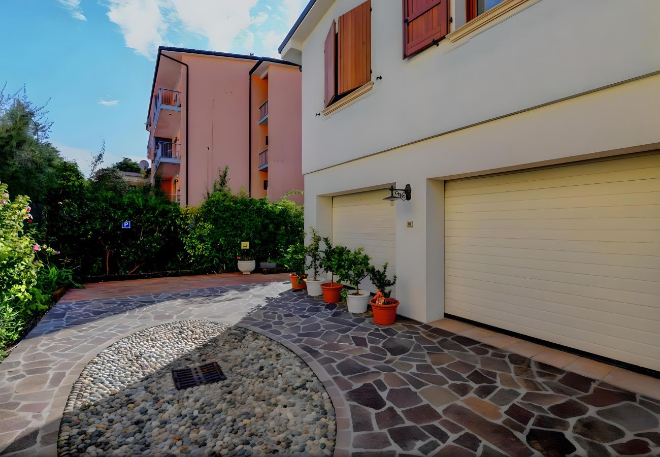 Apartament w Desenzano del Garda - Desenzanoloft Garden and Pool