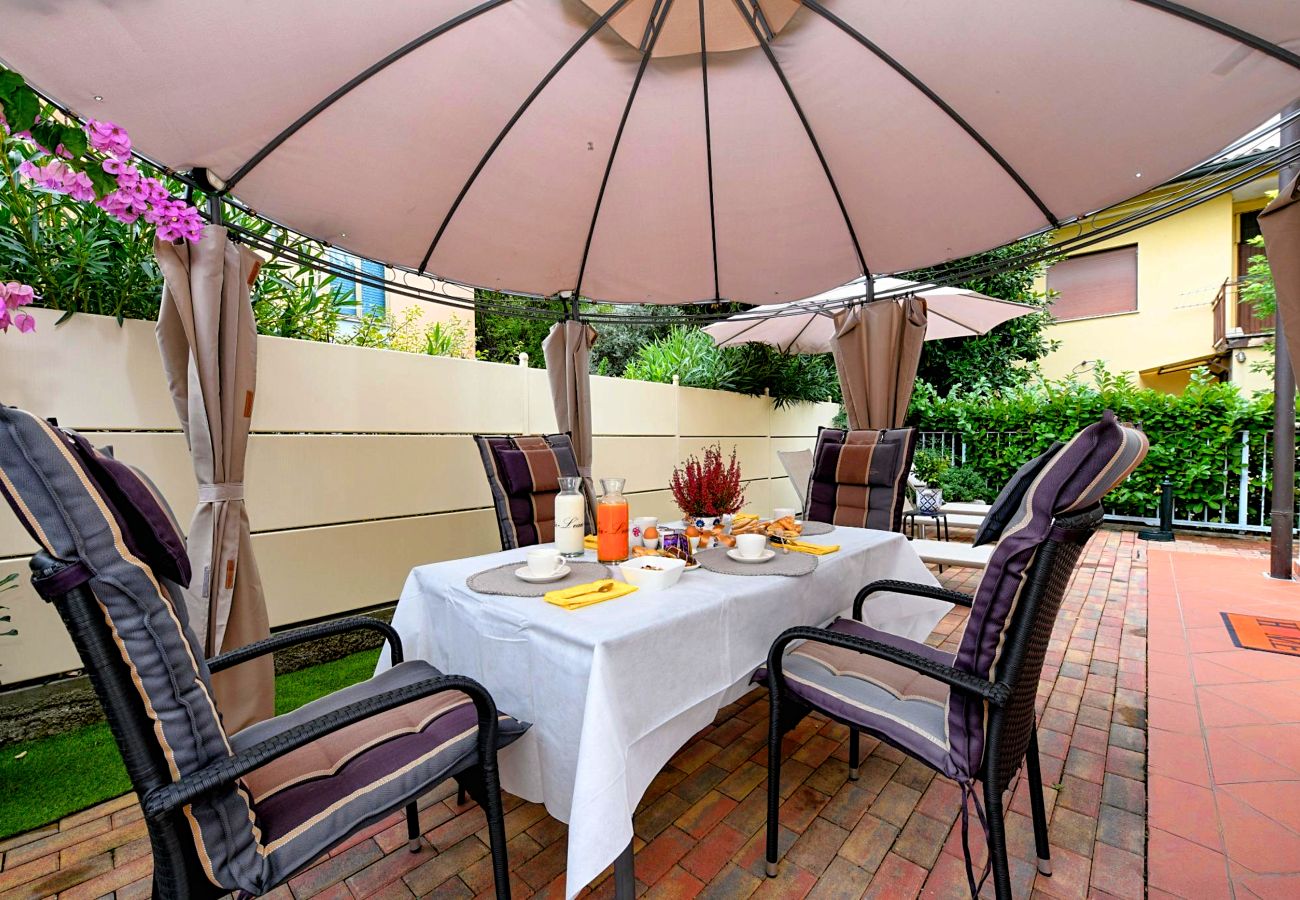 Apartament w Desenzano del Garda - Desenzanoloft Garden and Pool