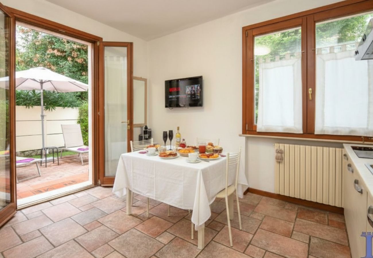Apartament w Desenzano del Garda - Desenzanoloft Garden and Pool