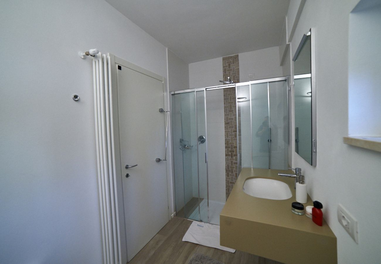 Apartament w Gardone Riviera - Minnie - spazioso appartamento a Gardone Riviera