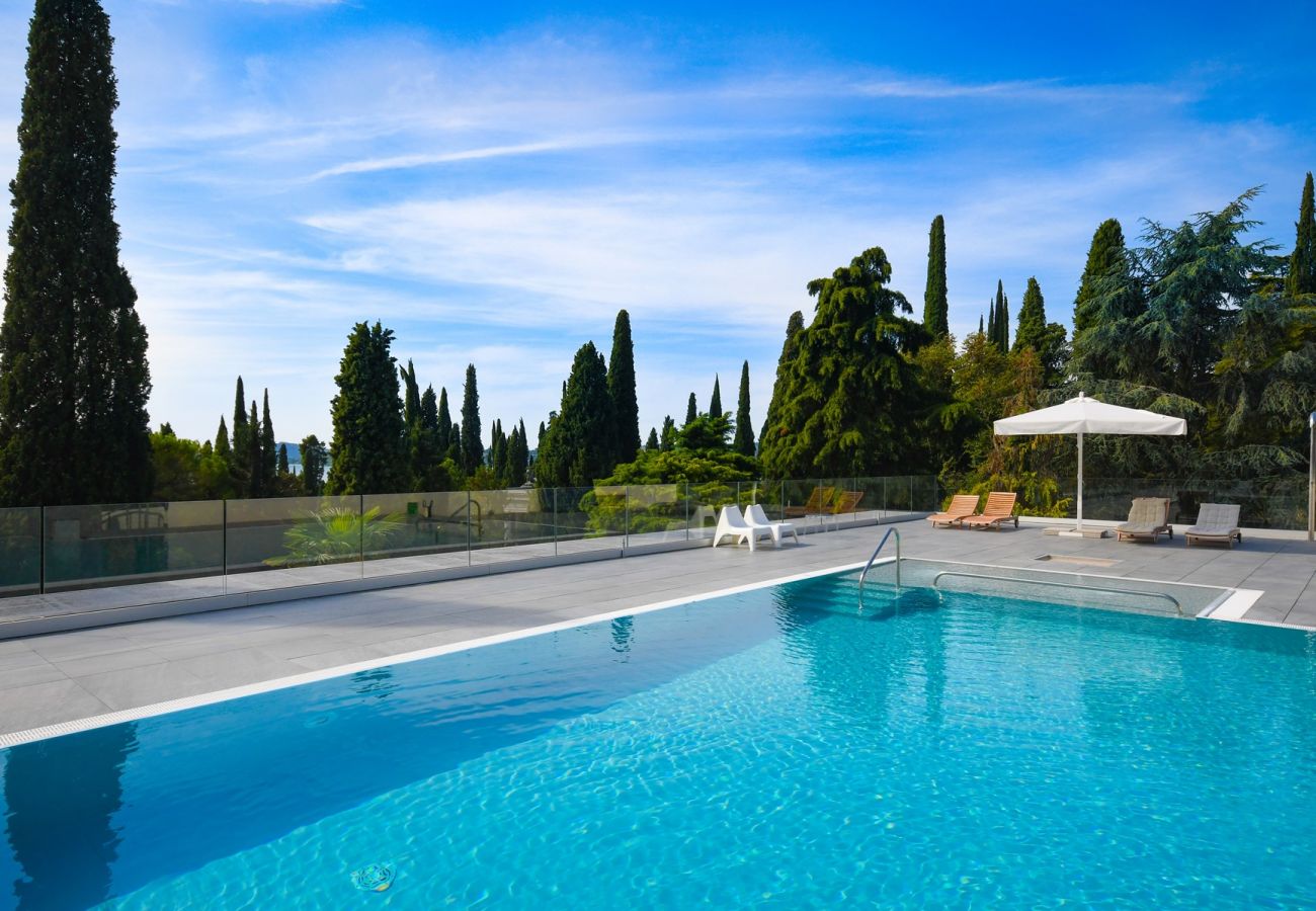 Apartament w Gardone Riviera - Minnie - spazioso appartamento a Gardone Riviera