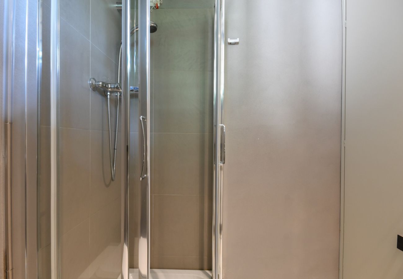 Apartament w San Felice del Benaco - Roccolino appartamento con balcone e piscina in comune