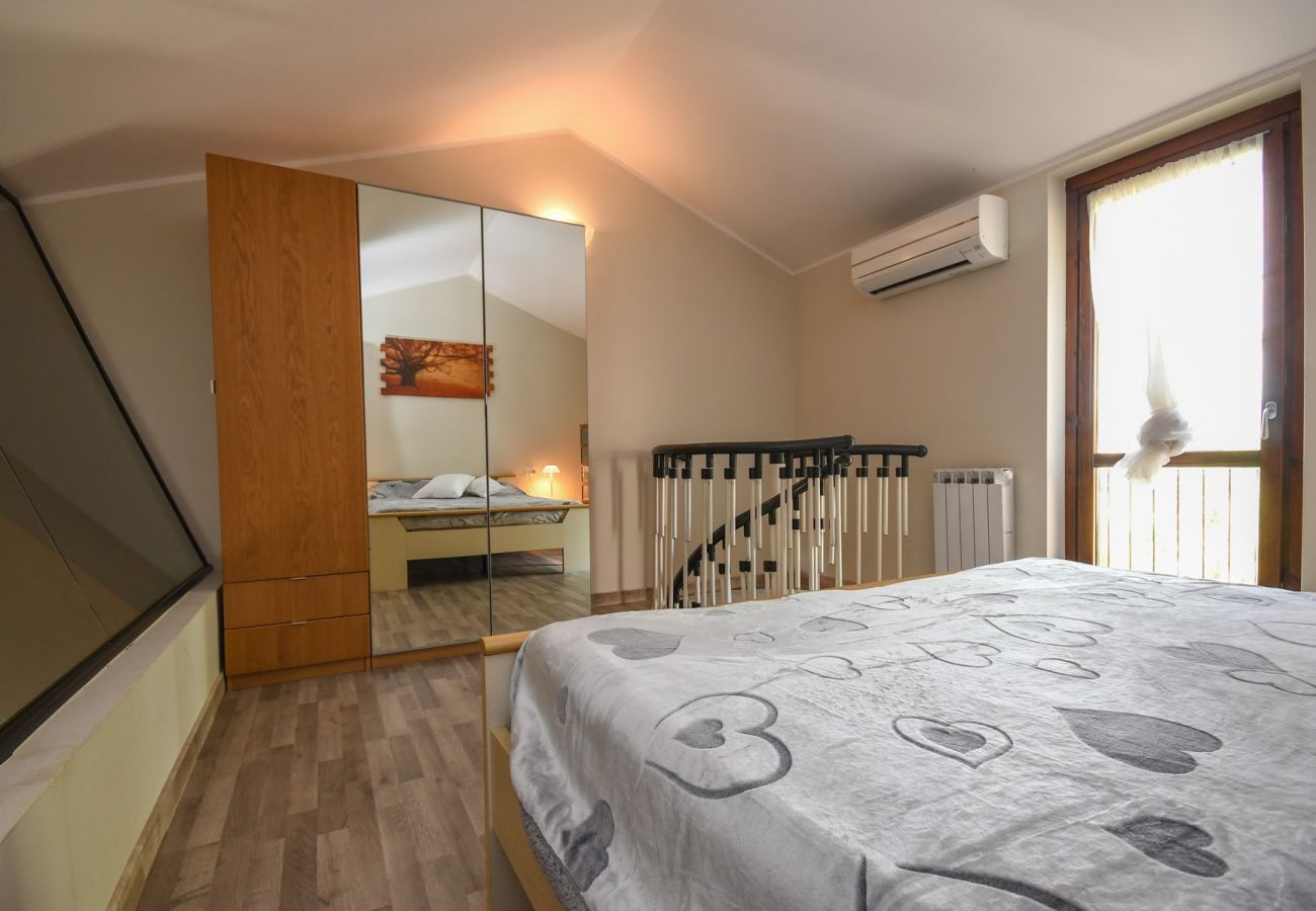 Apartament w San Felice del Benaco - Roccolino appartamento con balcone e piscina in comune