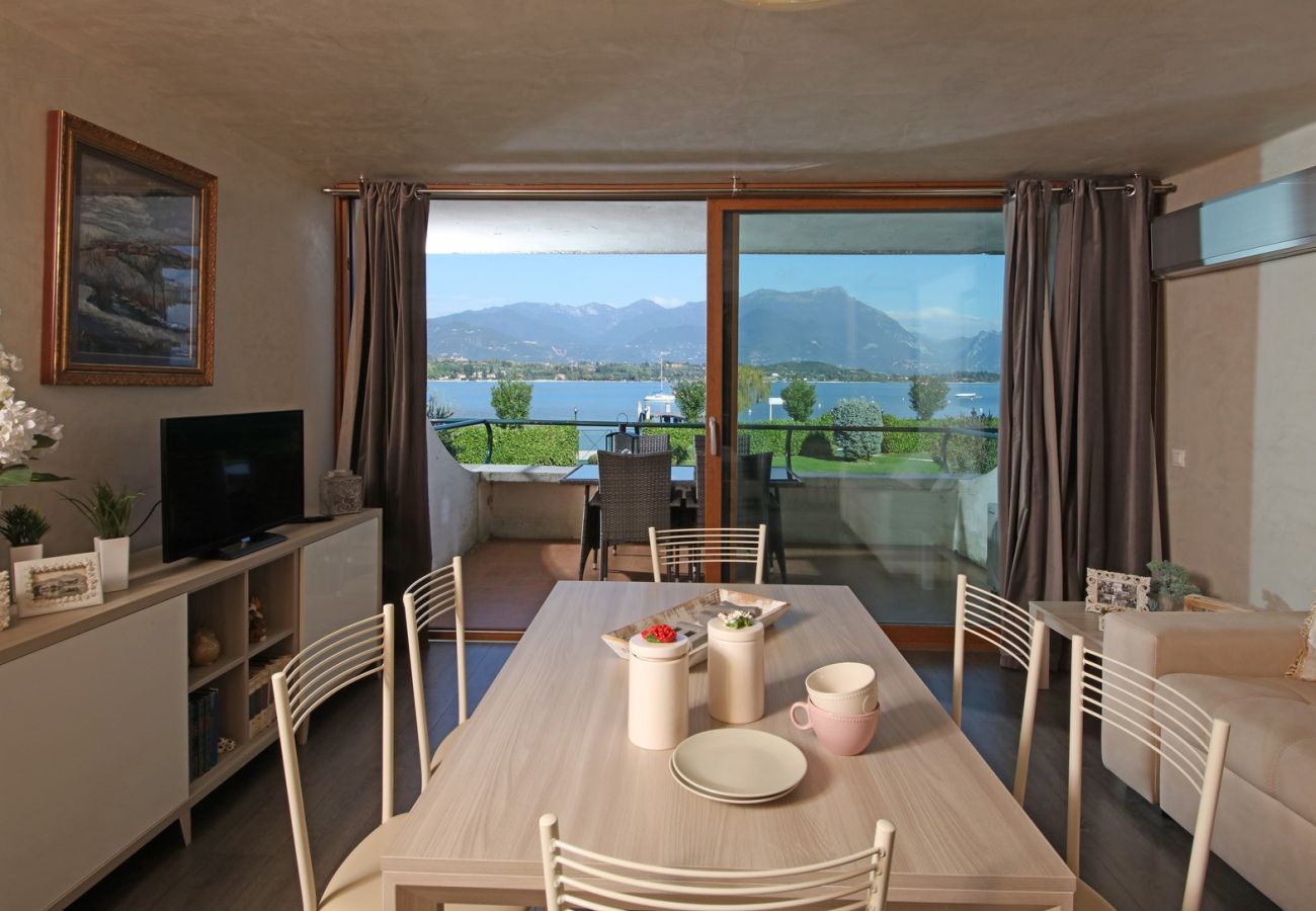 Apartament w Manerba del Garda - Sogno del Lago: appartamento fronte spiaggia