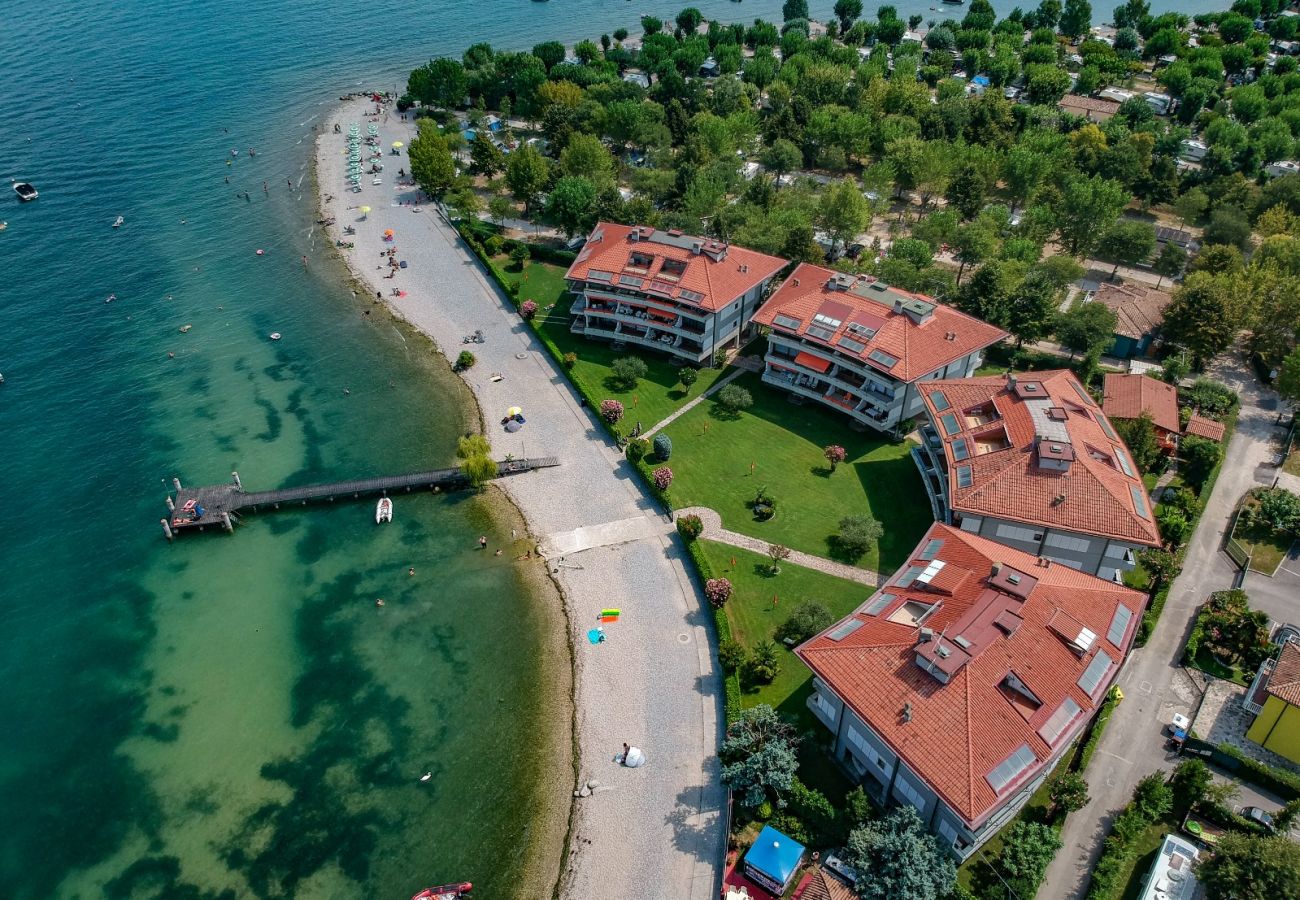 Apartament w Manerba del Garda - Sogno del Lago: appartamento fronte spiaggia