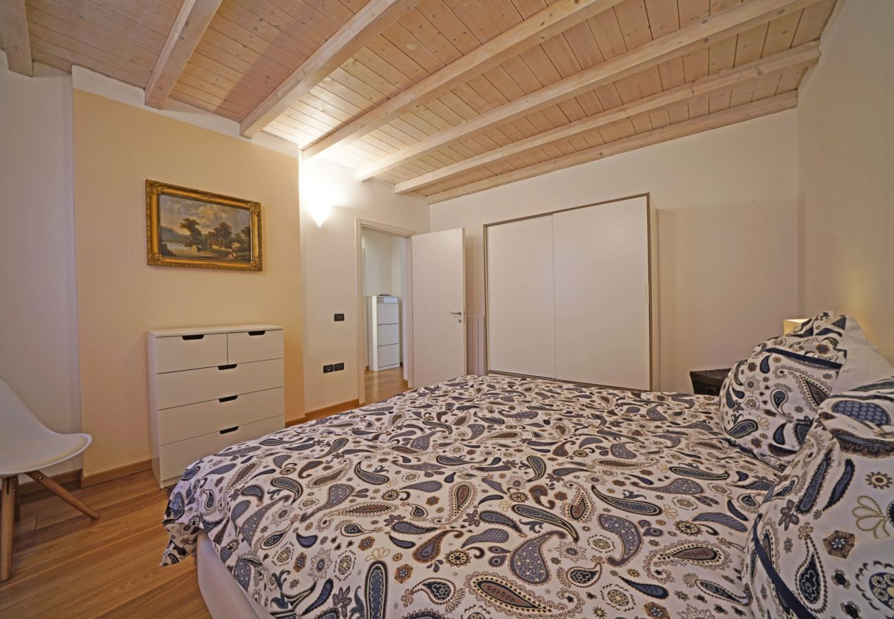 Apartament w Salò - L'Orologio con balcone vista lago nel centro storico di Salò