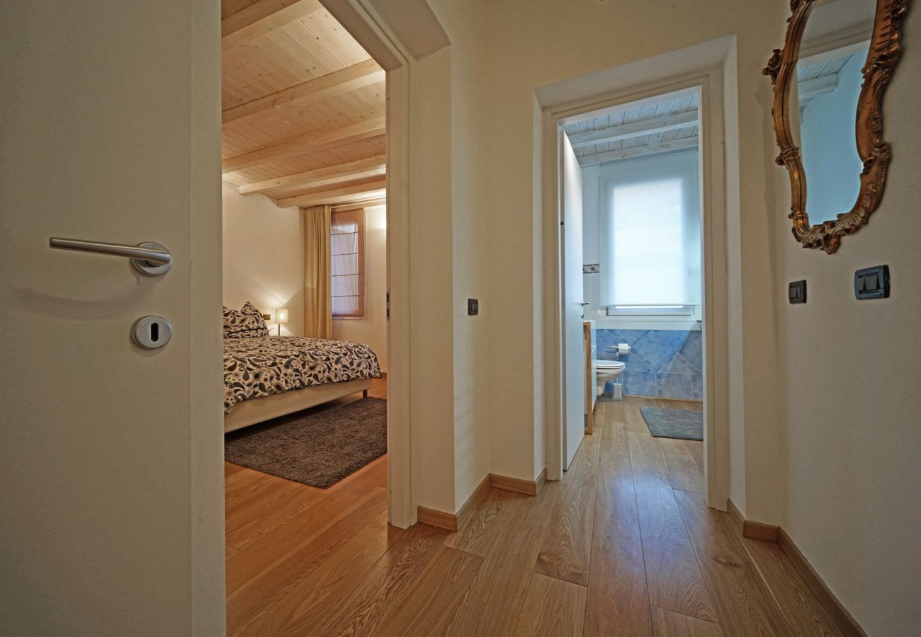 Apartament w Salò - L'Orologio con balcone vista lago nel centro storico di Salò
