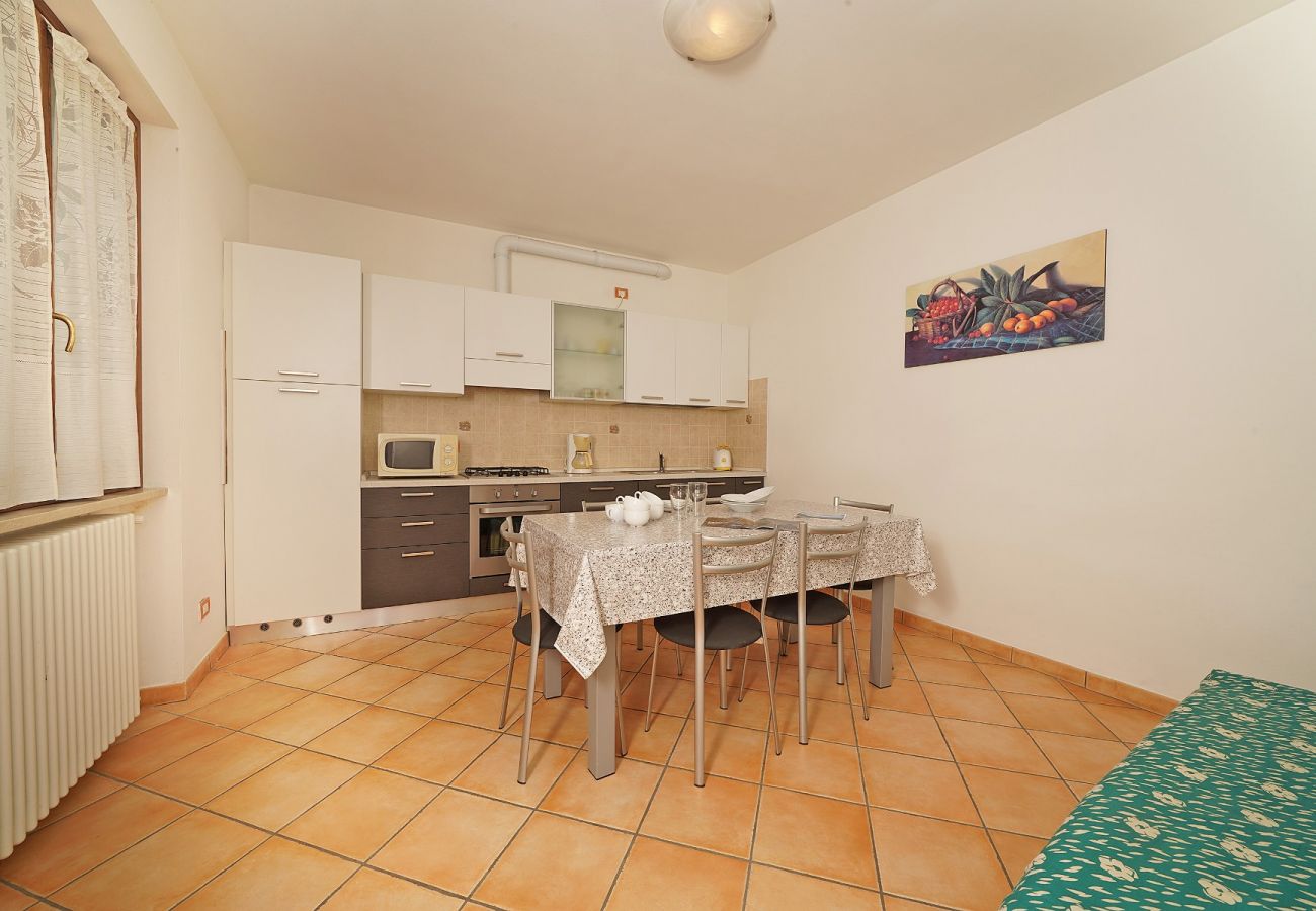 Apartament w Tignale - Infinity: spazioso appartamento con vista lago