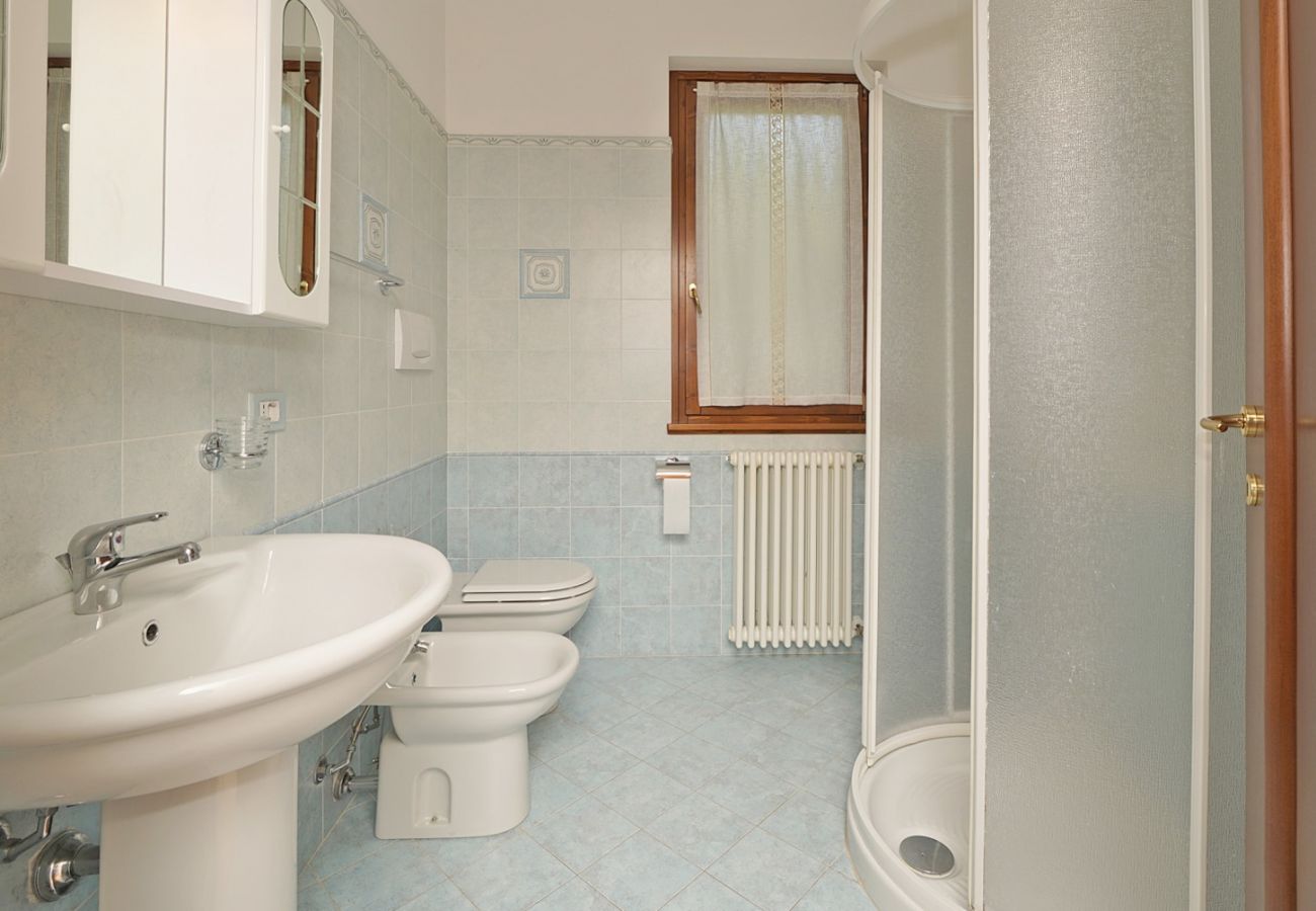 Apartament w Tignale - Infinity: spazioso appartamento con vista lago