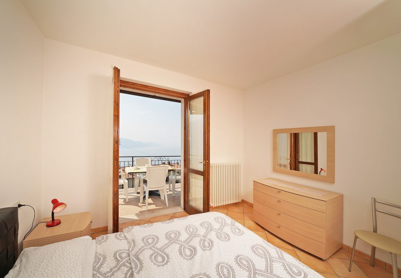 Apartament w Tignale - Infinity: spazioso appartamento con vista lago