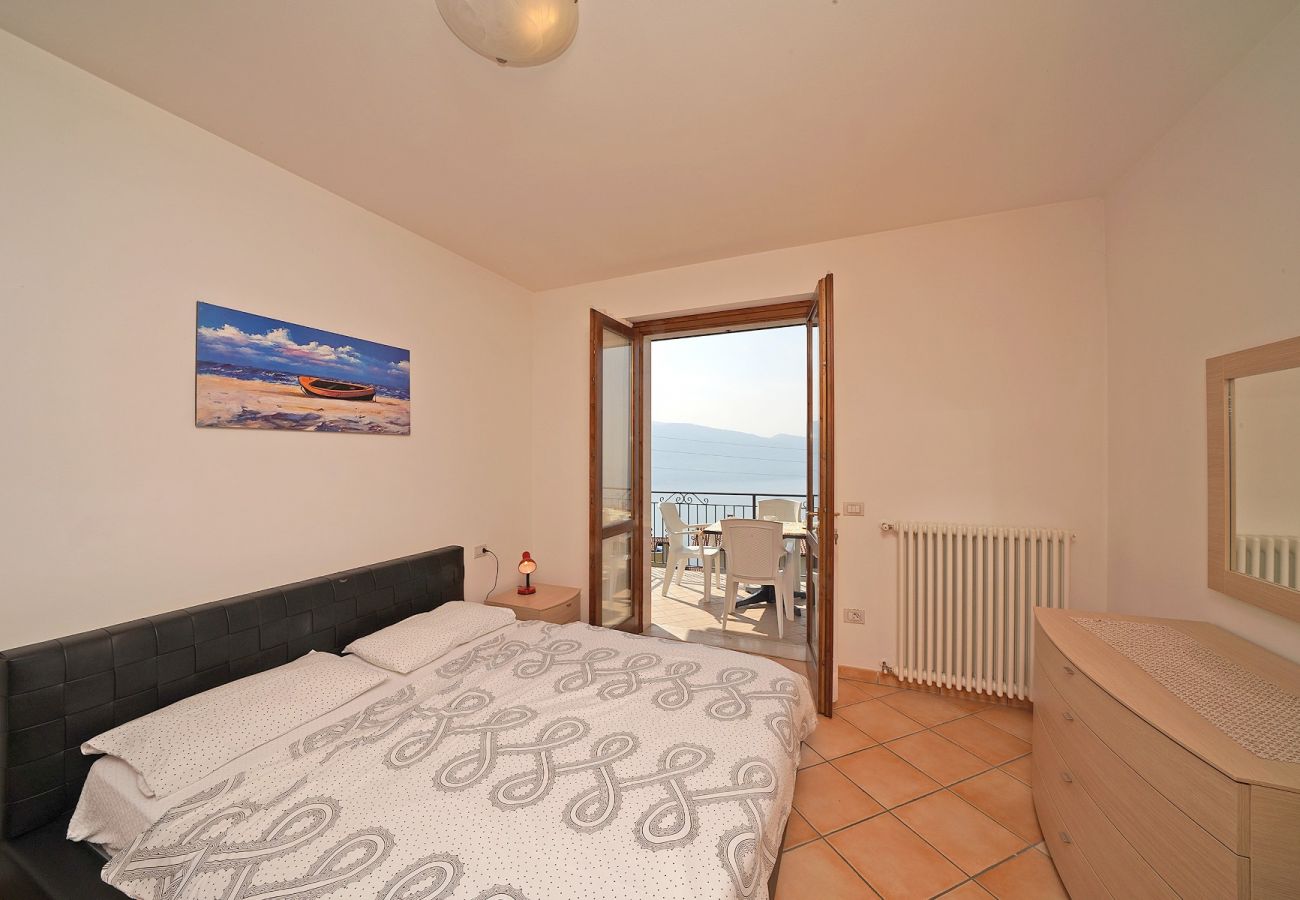 Apartament w Tignale - Infinity: spazioso appartamento con vista lago