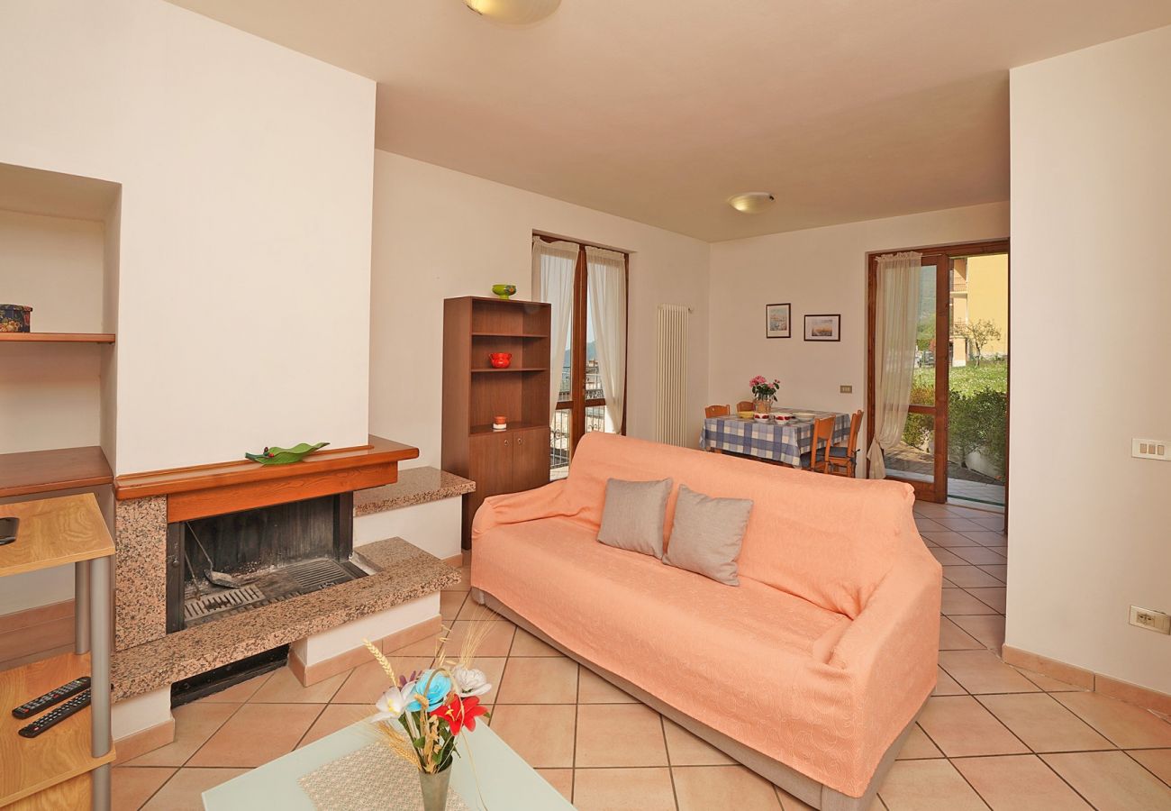 Apartament w Tignale - Stella: con grande balcone vista lago