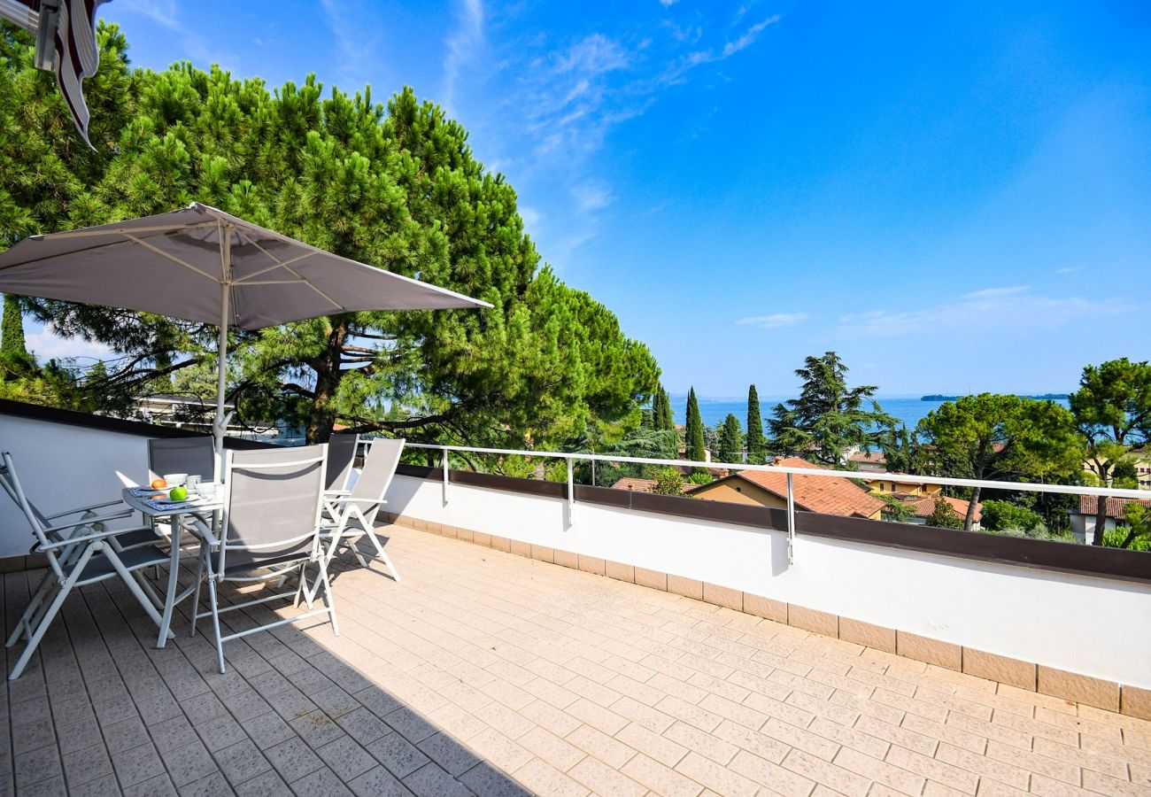 Apartament w Gardone Riviera - Cupido: con ampio balcone vista lago a Gardone Riviera
