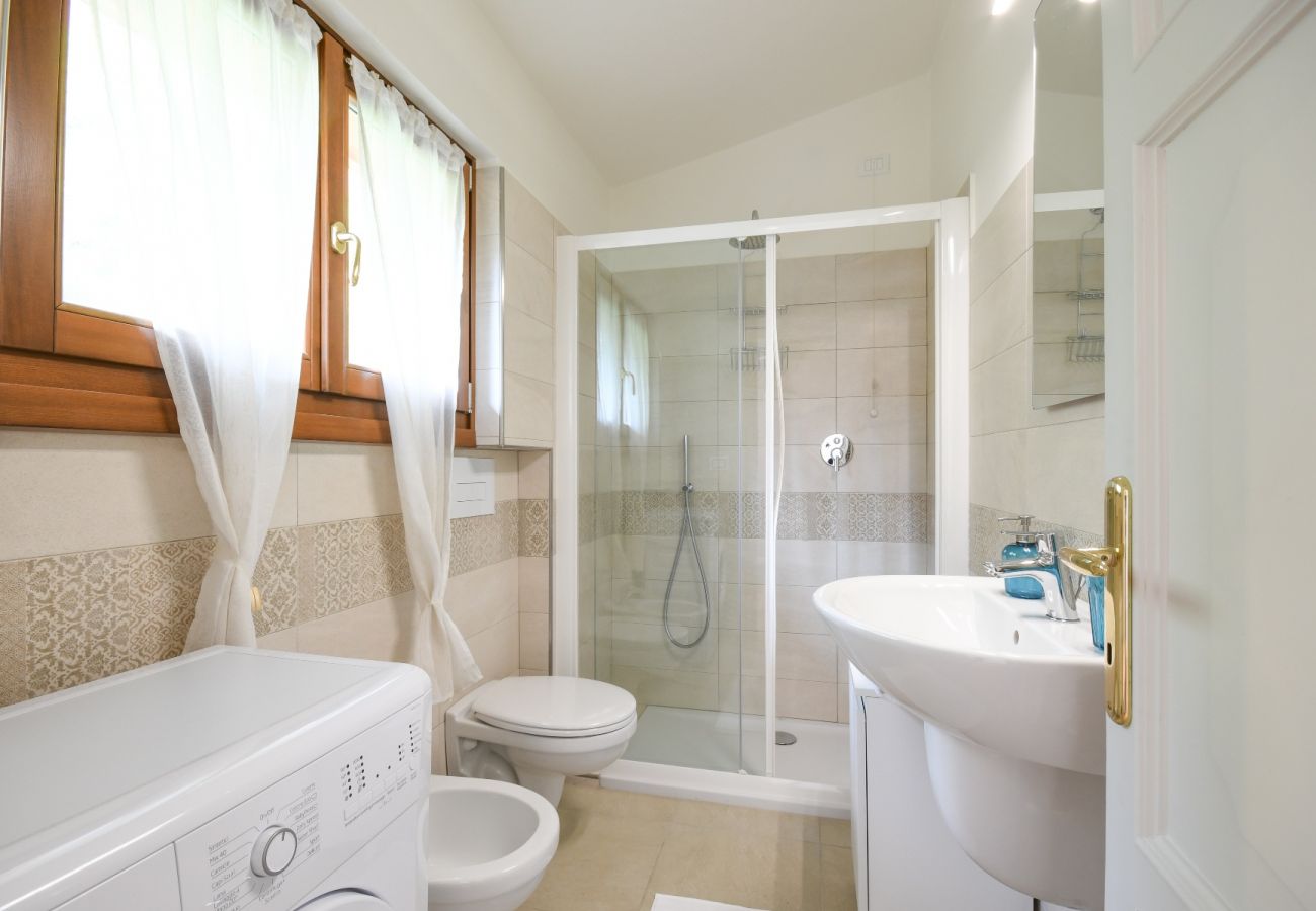 Apartament w Gardone Riviera - Cupido: con ampio balcone vista lago a Gardone Riviera