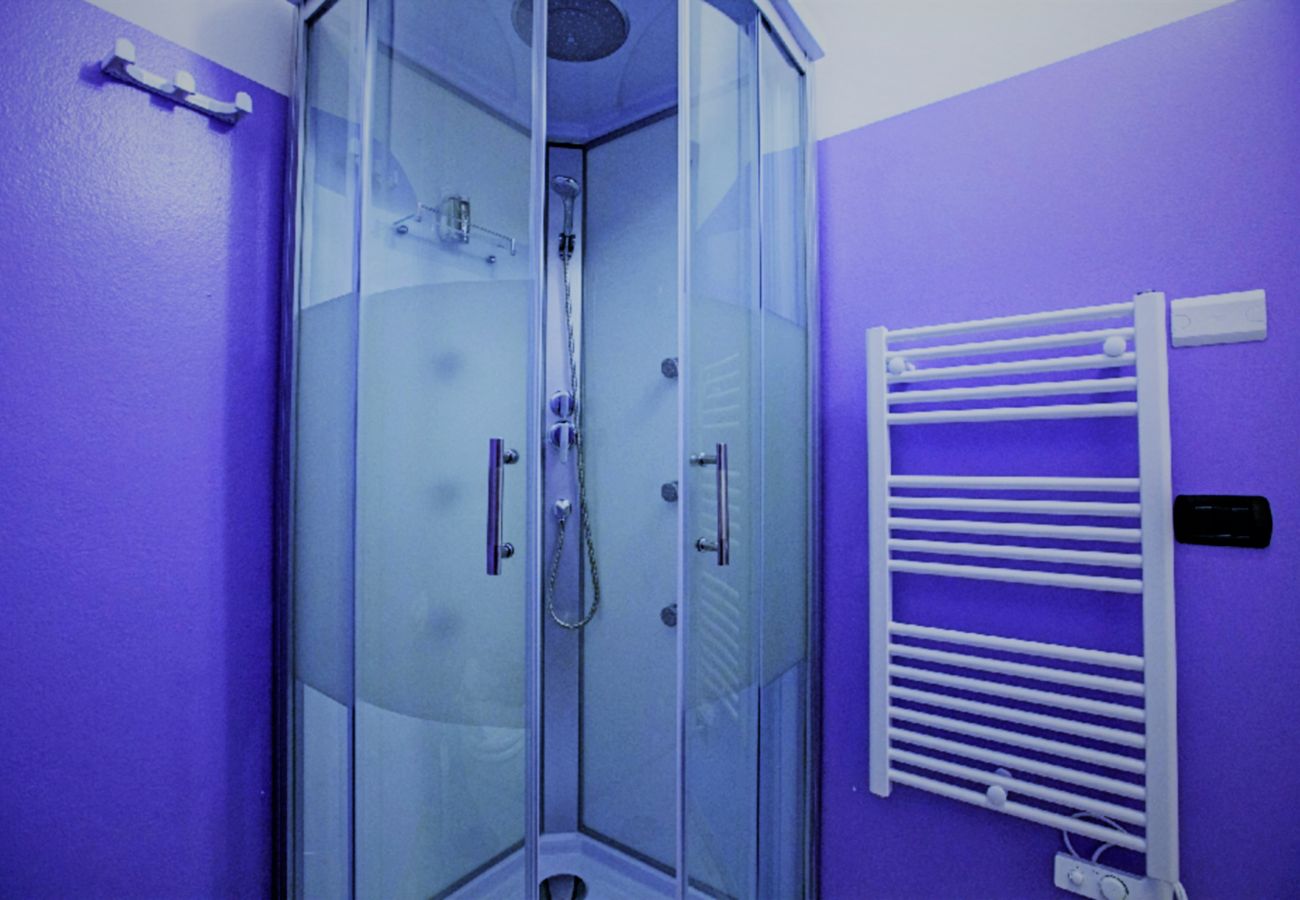 Apartament w Desenzano del Garda - Desenzanoloft:MOLTO BENE Desenzanoloft: MOLTO BENE  CIN IT017067C2OHDVZ3RA