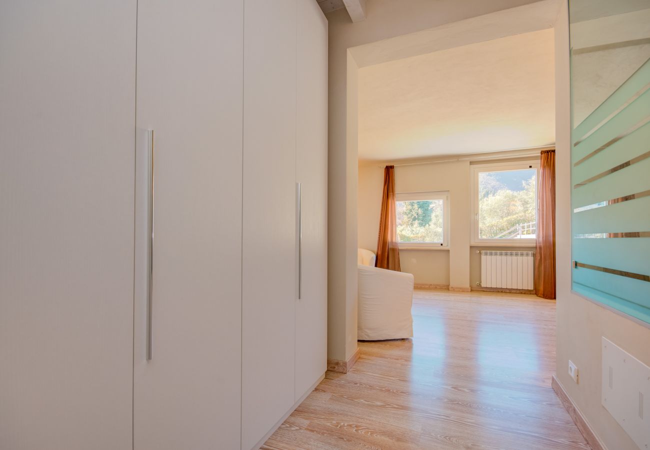 Apartament w Toscolano-Maderno - Cà Rossa -  Ibisco immersi nella natura al di sopra di Toscolano Maderno