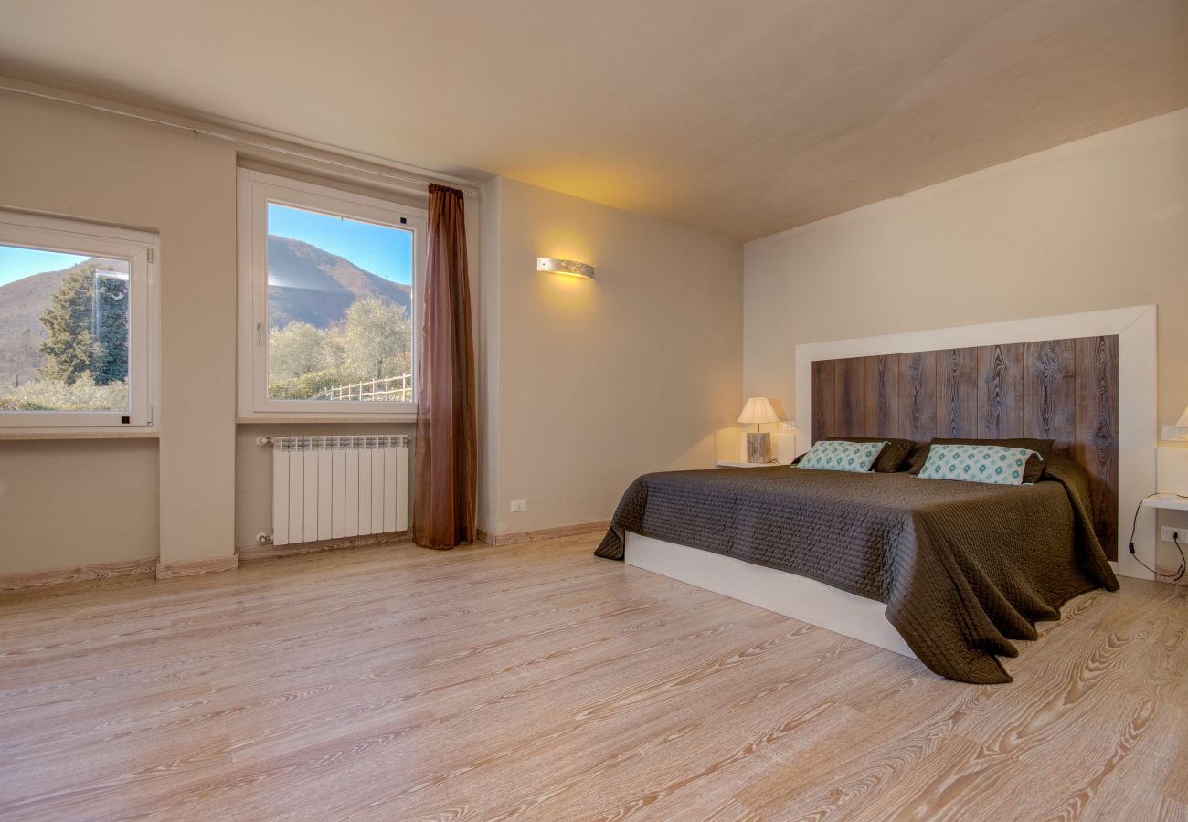 Apartament w Toscolano-Maderno - Cà Rossa -  Ibisco immersi nella natura al di sopra di Toscolano Maderno