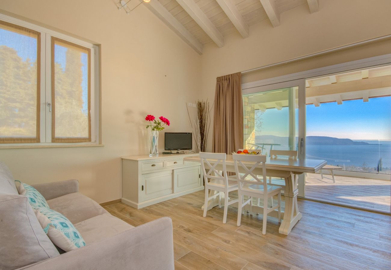 Apartament w Toscolano-Maderno - Cà Bianca sopra: immersi nella natura con vista mozzafiato 